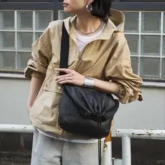 【美品】russet ソフトレザーショルダーバッグ　黒