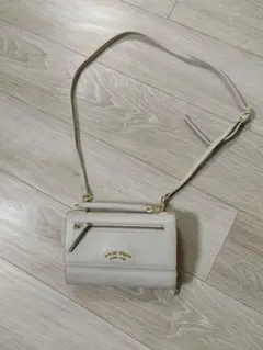 passage mignon スマホショルダーバッグ ベージュのサムネイル