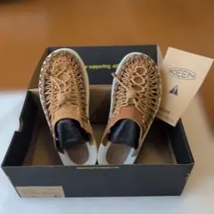 KEEN UNEEKPREMIUMLEATHERSLIDEのサムネイル