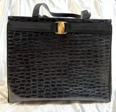 サルバトーレ　フェラガモ　ヴァラリボン トートバッグ ショルダーバッグ 肩掛け