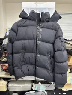 MONCLER ブラック ダウンジャケットのサムネイル