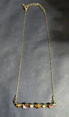 多色ストーンとパールのネックレス