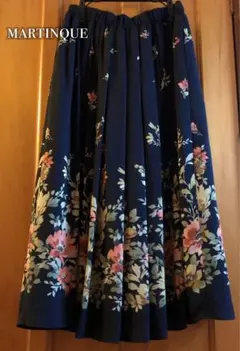 【美品】martinque マルティニーク フレアスカート 花柄 ミモレ丈 Ｆのサムネイル