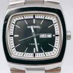 稼働　DIESEL 腕時計 スクエア　ヴィンテージ　レトロ メンズ　デイデイトのサムネイル