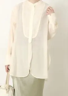 美品Simpliciteブザムキリカエシアーシャツ　クリーム色 長袖ボタンシャツ