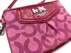 【ほぼ未使用】コーチ リストレット ポーチ マディソン オプアート ラズベリー