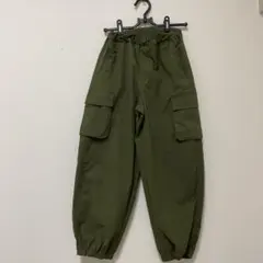 オリーブグリーン カーゴパンツ