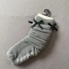 mirrorbae グレー リボン付き靴下 9-15cm バースデイ