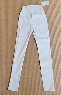 【未使用】レディース すごのびハイウエストスキニー パギンス S相当　白