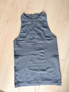 Lululemon Swiftly Techレーサータンクトップ クロップド丈
