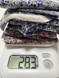 リバティ小さめはぎれウィルトシャーバド283グラム