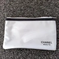 CHANEL BEAUTE ホワイトポーチ