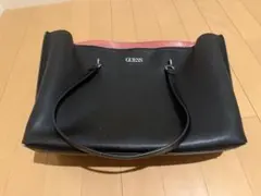GUESS ブラック トートバッグのサムネイル
