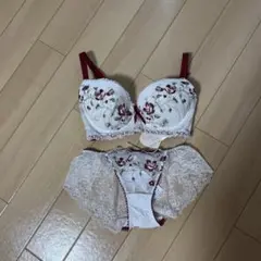 リサマリ】花柄刺繍レース♥ブラジャーショーツ セットアップ/E70 M