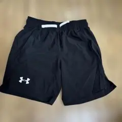 Under Armour ブラック ハーフパンツ 140