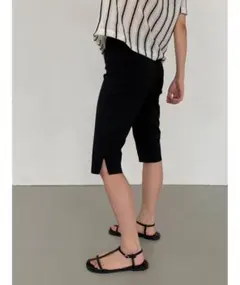 美品】【celon】side slit slim pants カプリパンツ - メルカリ