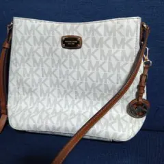 MICHAEL KORSのMK柄メッセンジャーバッグ(⁠◍⁠•⁠ᴗ⁠•⁠◍⁠)⁠