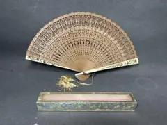 CHI WEN SILK WEAVING CO. 白檀扇子 透かし彫り 和装小物