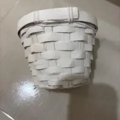 ホワイト 編み込みバスケット 小物入れ