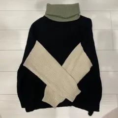 バイカラー タートルネックニット　配色ニット　トリコロールカラー
