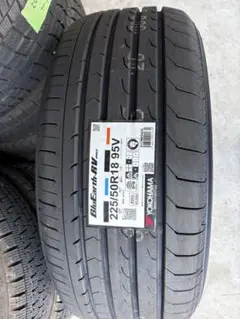 YOKOHAMA BluEarth RV03 225/50R18 タイヤのサムネイル