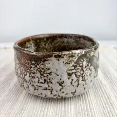 ♥美濃焼　志野　火入れ　湯飲み　湯呑み　骨董品 Amazon.co.jp: 美濃焼 古志野窯 秀泉陶苑 ぐい呑み お猪口5客