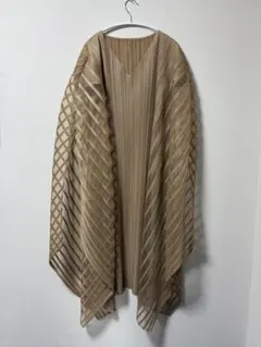 プリーツ加工ケープ調ドレスワンピース