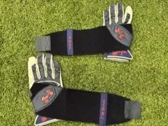 ボストン・レッドソックス吉田正尚選手 サイン入りバッティンググローブ 実使用 UNDER ARMOUR - レッドソックス 吉田正尚 実使用 or 支給品