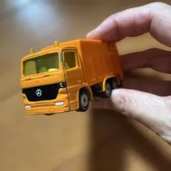 【sikuのミニカー】ボーネルンドsiku（ジク） メルセデスベンツ ゴミ収集車のサムネイル