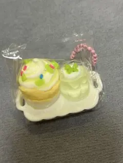 スクイーズ　お菓子　キーホルダー