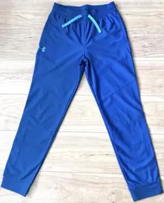【値下！美品！ほぼ未使用品】UNDER ARMOURジャージパンツ140㎝