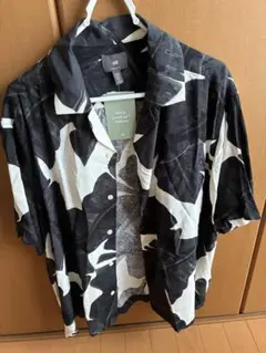 未使用タグ付きH&M 柄 半袖シャツ Mサイズ