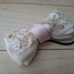 インド刺繍リボンのヘアゴム ベージュ×クリーム - メルカリ