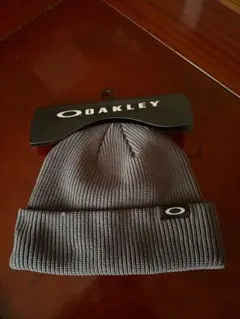 OAKLEY ニット帽 ビーニー グレーのサムネイル