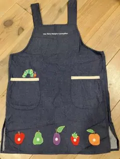 はらぺこあおむし　エプロン　保育士