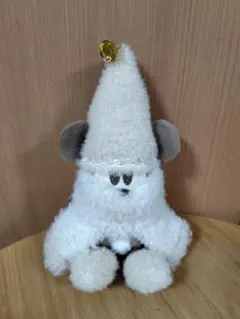 ディズニーリゾート　クリスマス　2024 リルリンリン 白 ぬいぐるみバッジ