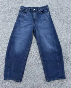 GU バレルレッグジーンズ