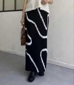 抽象ライン模様タイトスカート