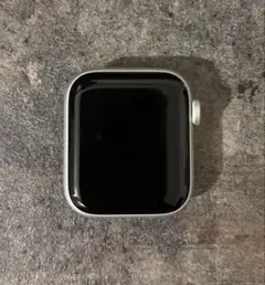 Apple Watch SE（第1世代）の 40mm GPSモデル 本体