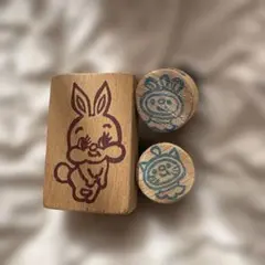 ウサギとキャラクターの木製スタンプセット