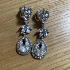 イヤリング　ウエディング　結婚　ブライダルアクセ　ドロップ型