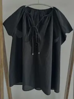さらに値下げしました/ADAM ET ROPE 半袖ブラウス ブラックのサムネイル