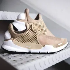 定価15,400円 23.0cm NIKE sock dart