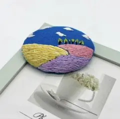 ハンドメイド　刺繍ブローチ　オーバル