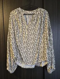 【美品】MOUSSY 花柄 長袖ブラウス F