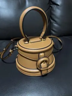 olu. ラウンドレトロボックスバッグ