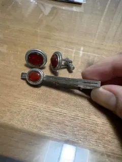 ネクタイピン カフスボタン セット レッド系ストーン