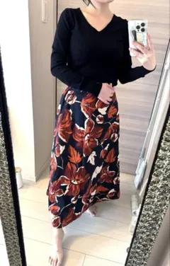 大柄花柄フレアスカート ネイビーオレンジ美品サマーニットワンピセットアップ