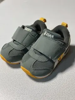 asics アイダホベビー グレー ベルクロスニーカー 13.5cm