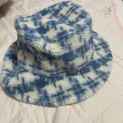 COLONY 2139 フリース バケットハット 青と白のパターン